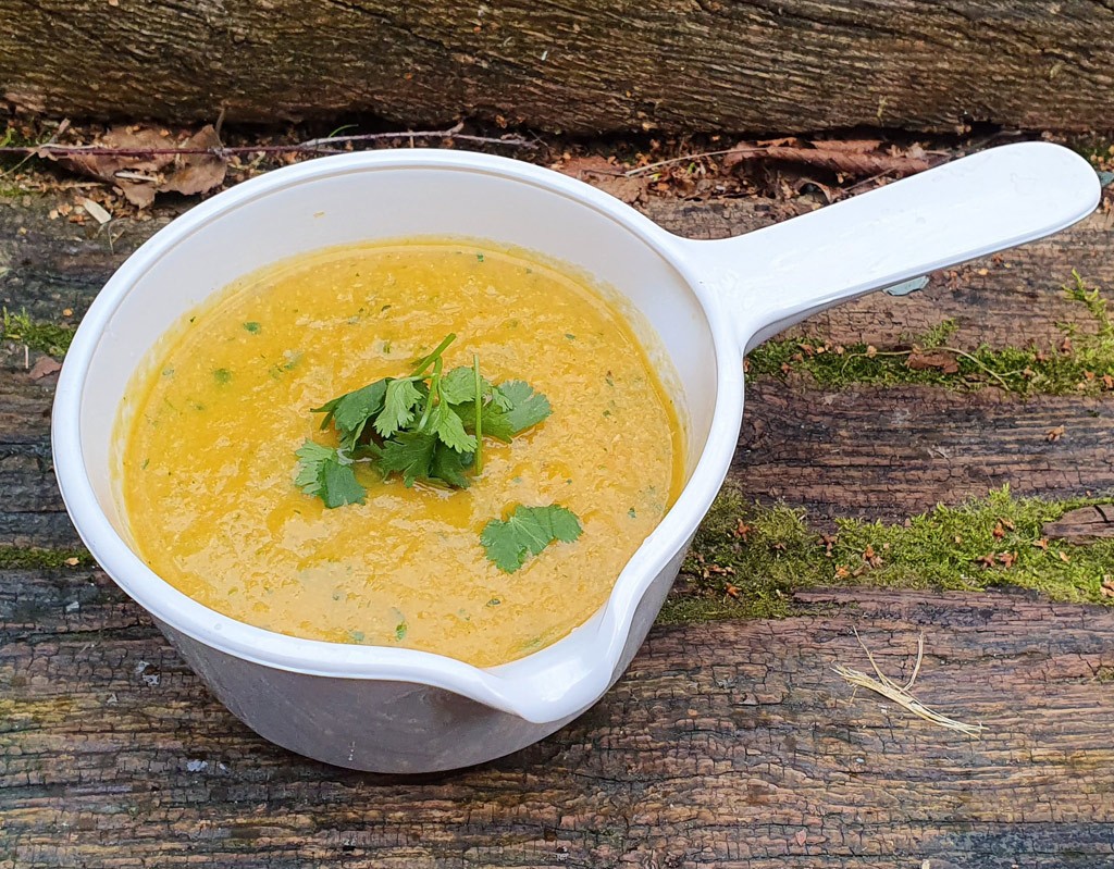 Roasted pepper and chickpea soup