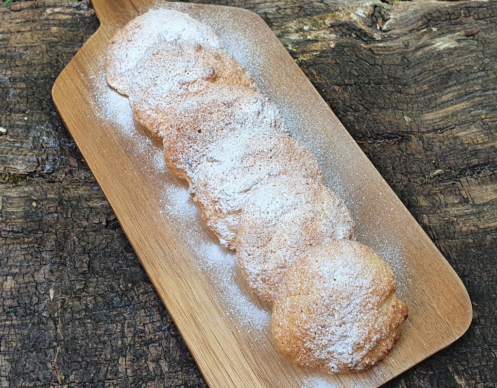 Lemon and almond cookies