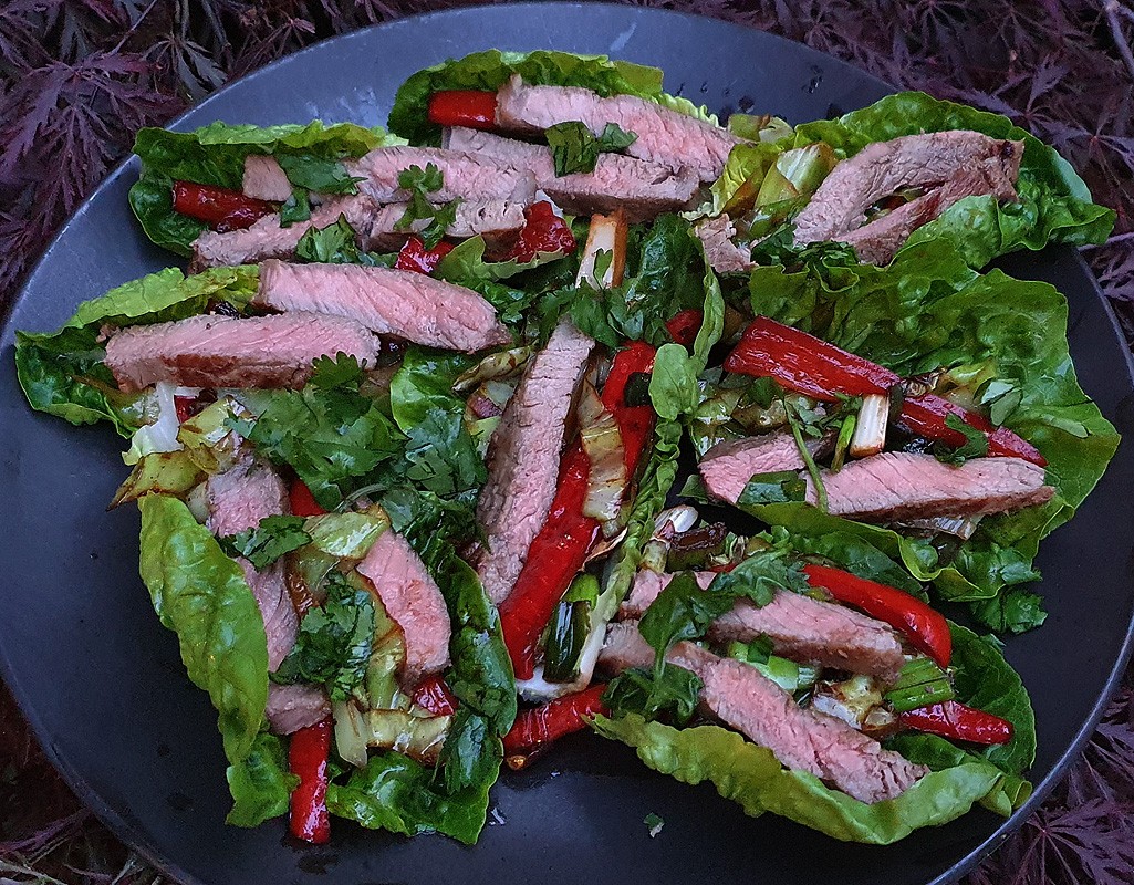 Teriyaki steak salad