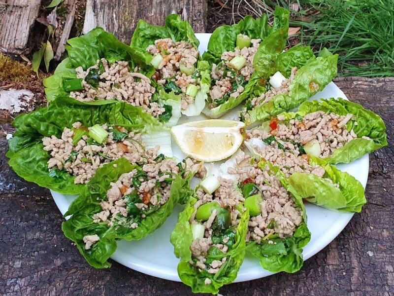 Thai pork lettuce cups