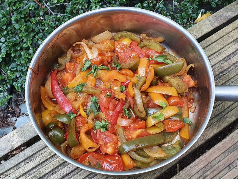 Hungarian pepper and tomato stew (lecso)