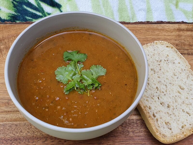 Roasted tomato, pepper and lentil soup