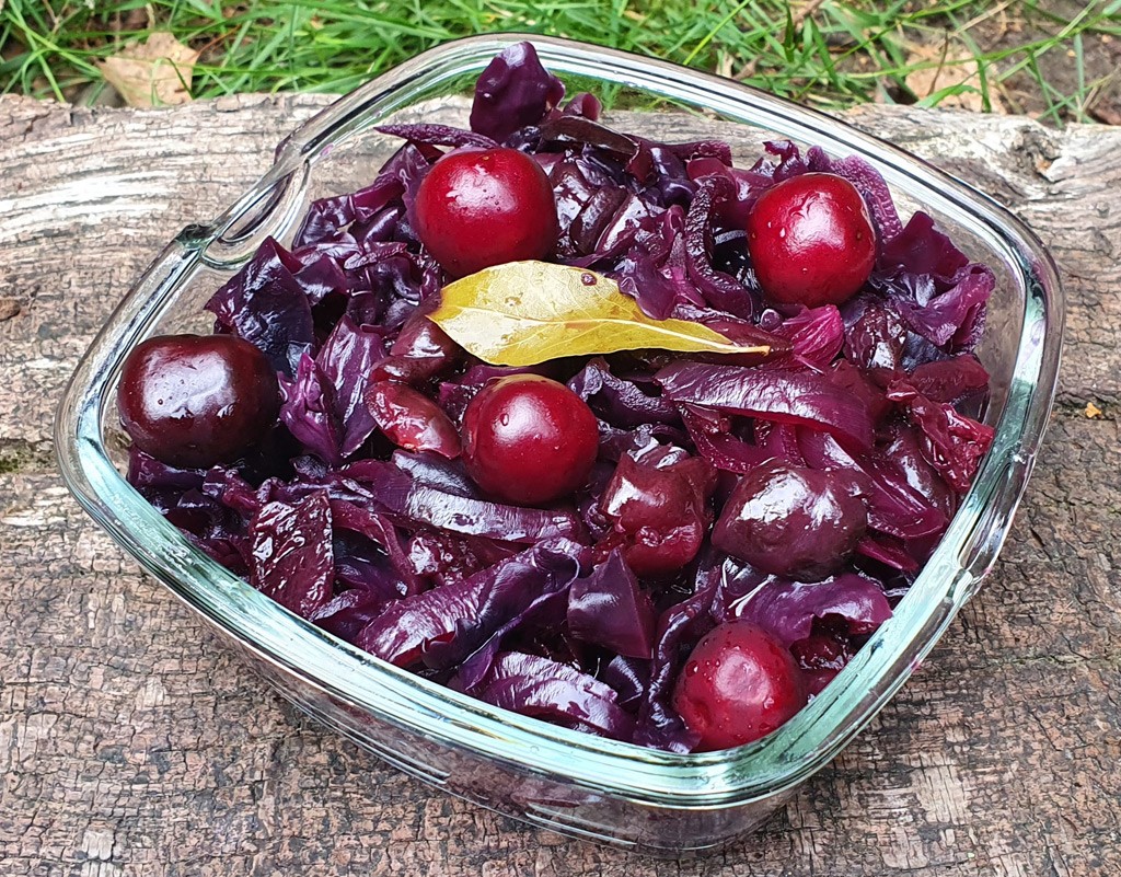 Braised red cabbage with cherries