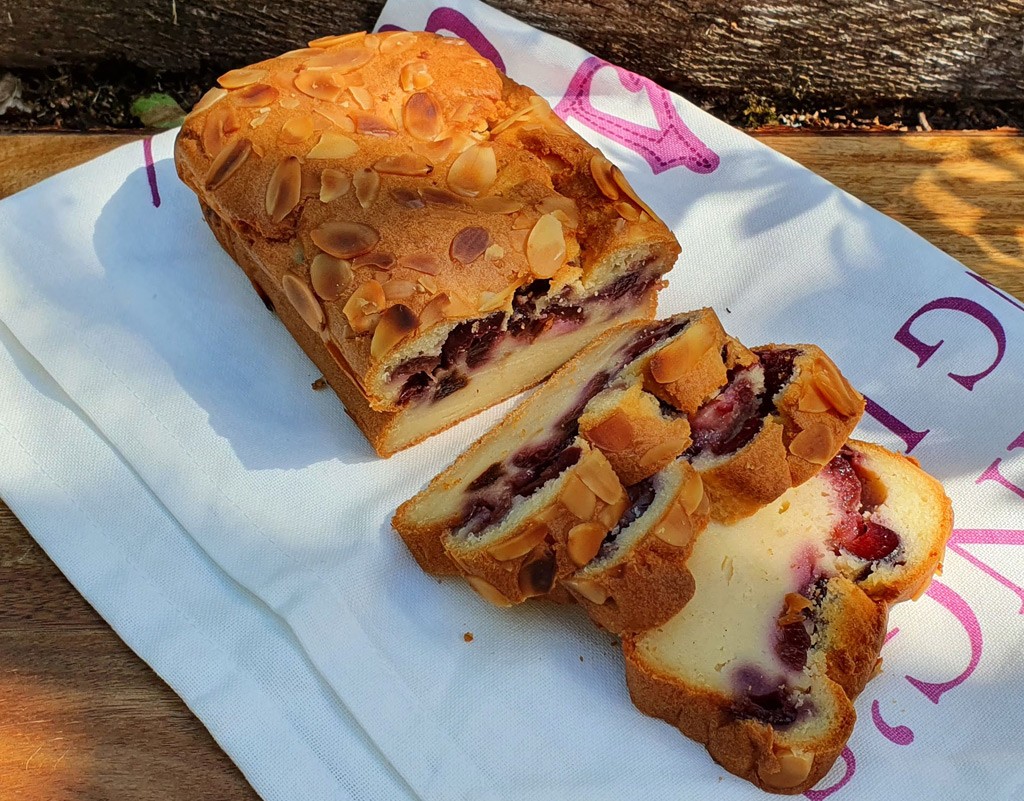 Cherry and yogurt loaf cake