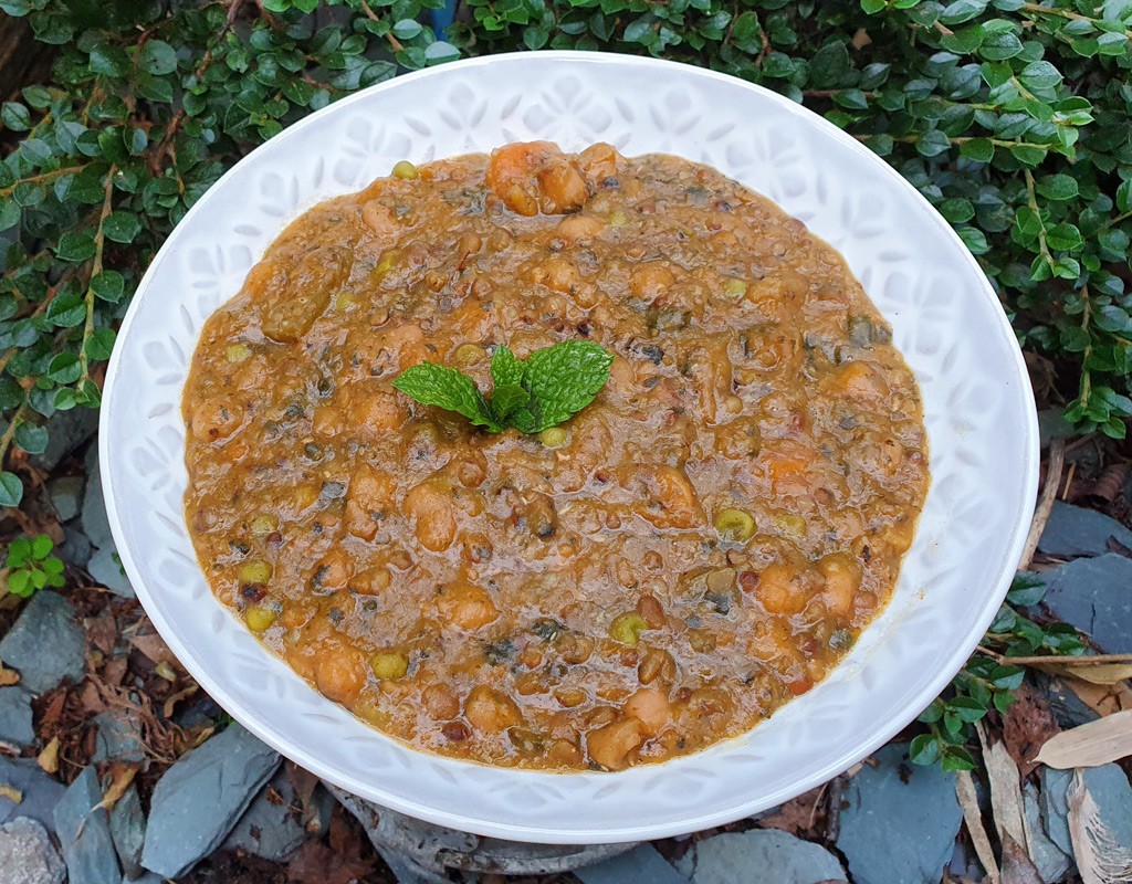 Mixed beans, peas and buckwheat stew