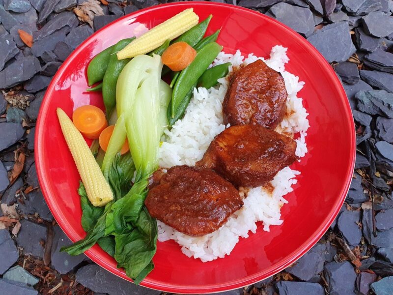 Sticky pork medallions