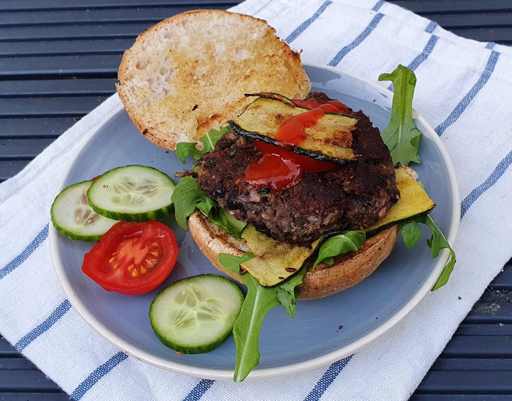 Black bean and courgette burger