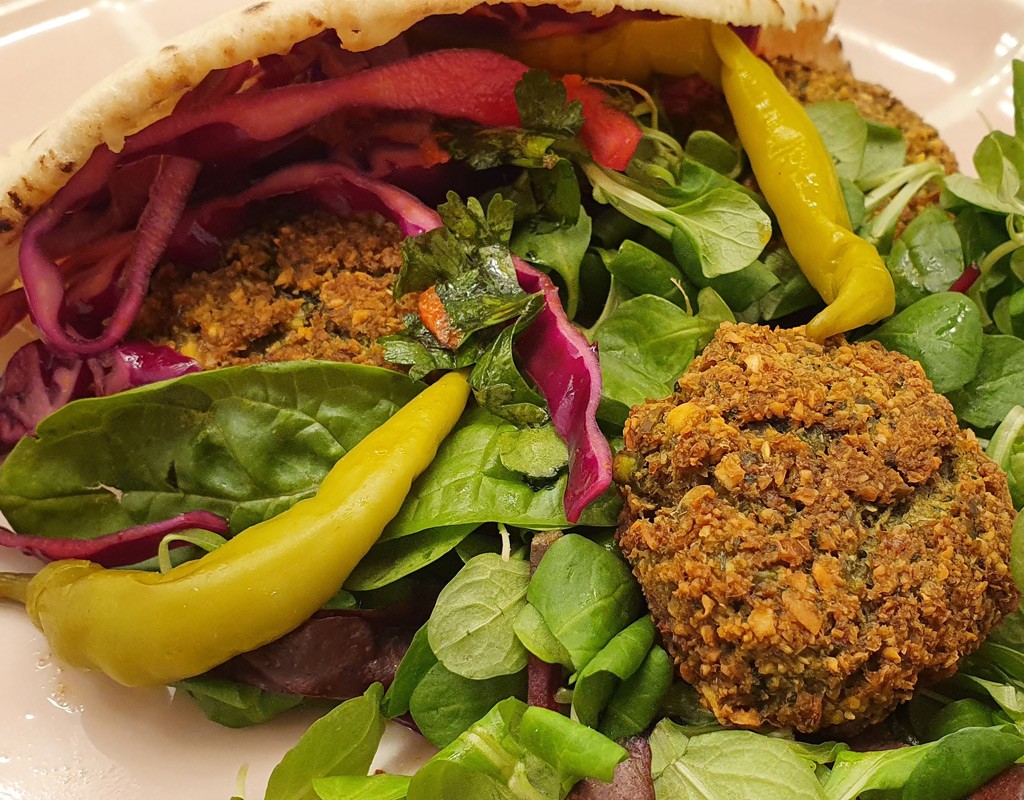 Broad beans falafels