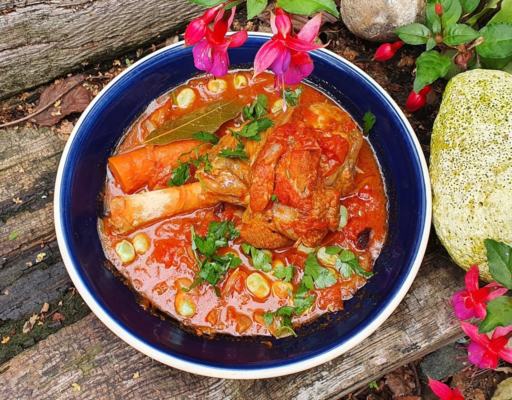 Spiced lamb shanks in the pressure cooker