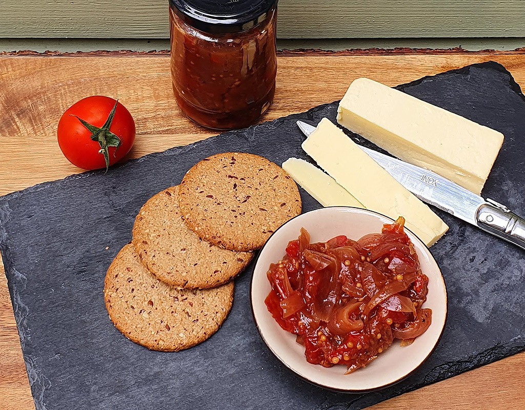 Spiced tomato chutney