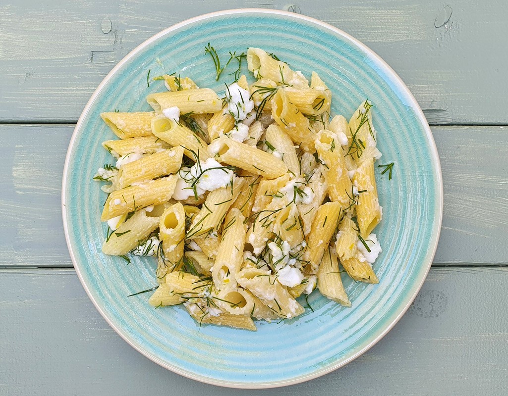 Pasta with vegan feta and dill