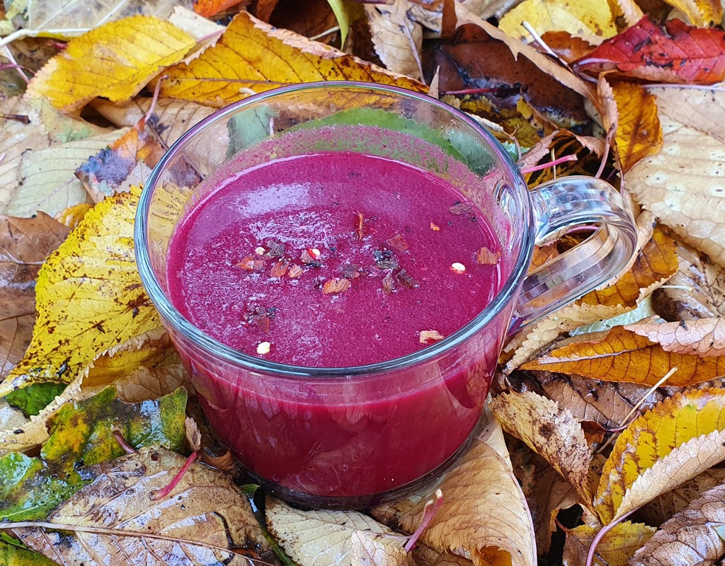 Balsamic beetroot soup