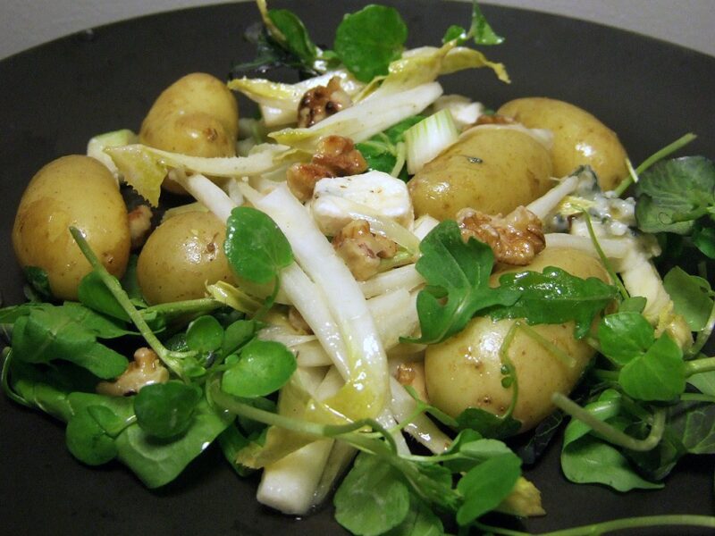 Potato salad with stilton and chicory