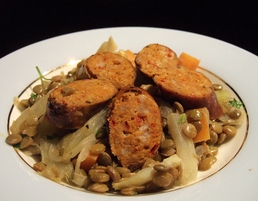 Sausage with fennel and lentil