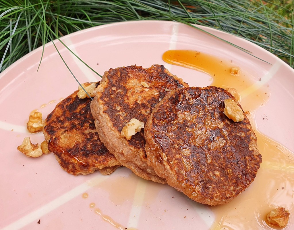 Vegan walnut and oat pancakes