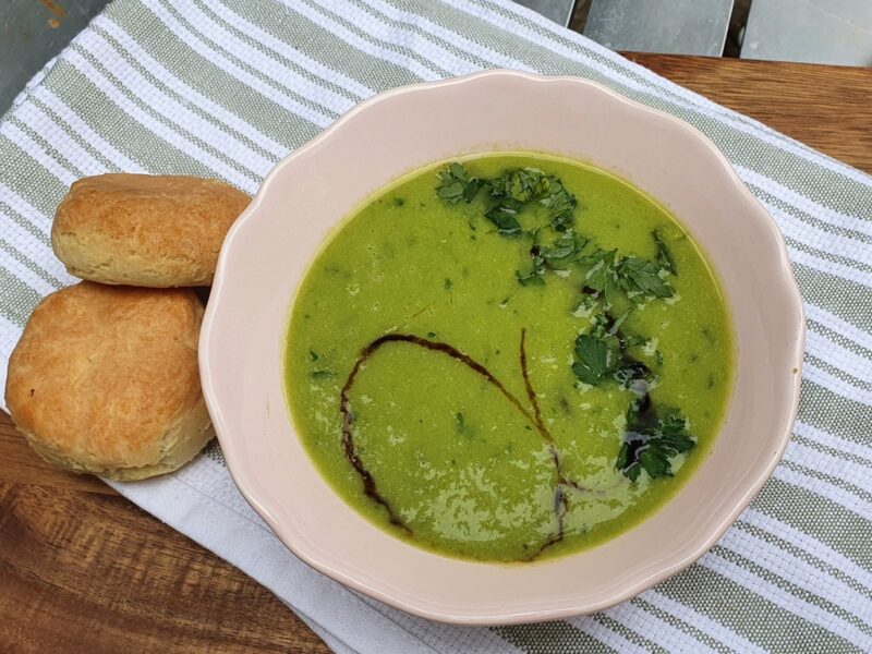 Asparagus and green pea soup