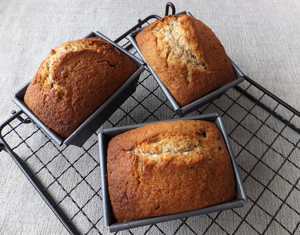 Blueberry and lemon mini loafs