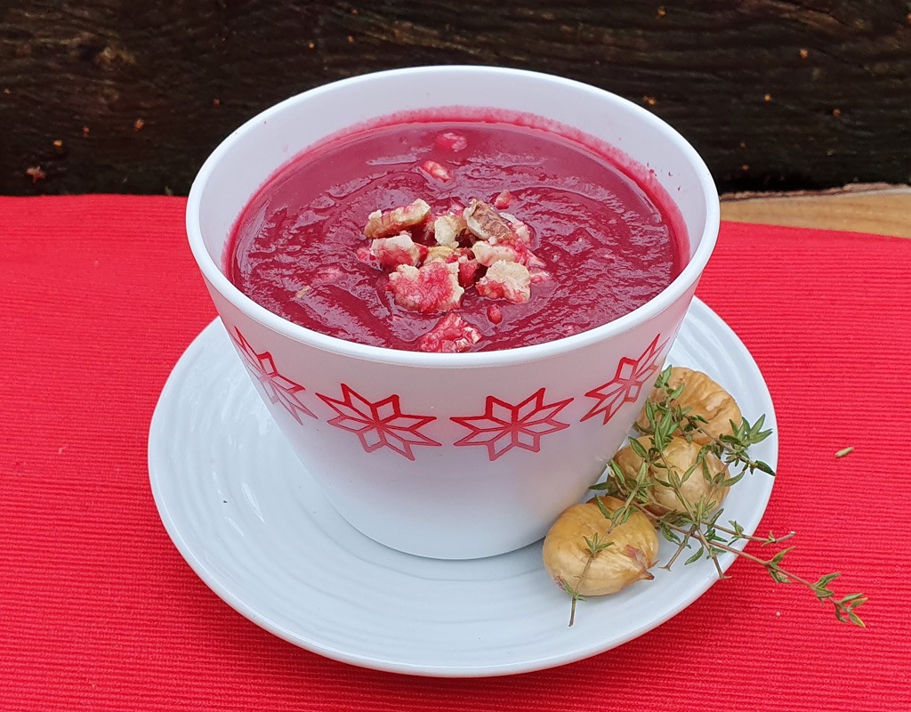 Beetroot and red cabbage soup with chestnuts