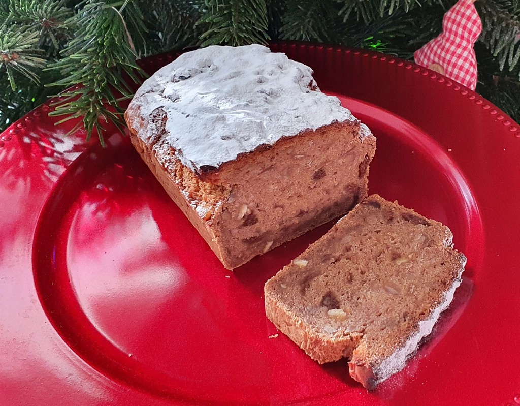 Vegan Christmas banana bread