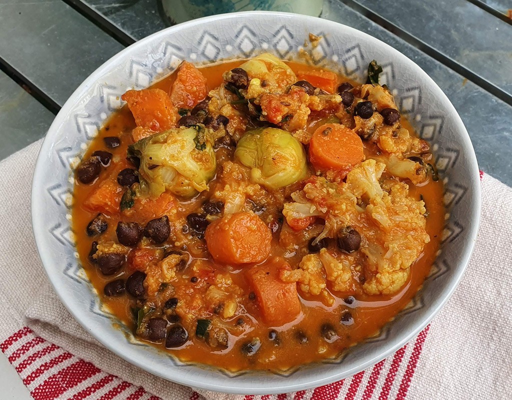 Cauliflower and Brussels sprouts curry