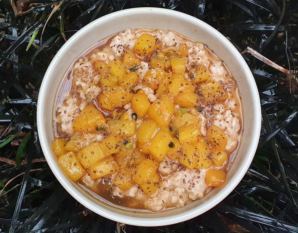 Mango and lime porridge