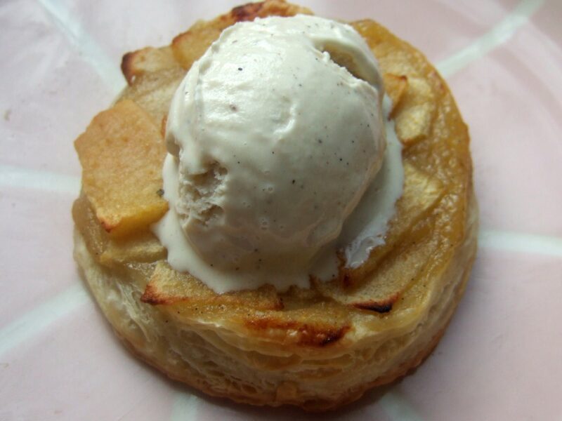 Puff pastry apple tart