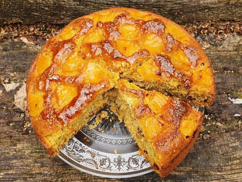 Gluten-free carrot and pineapple cake