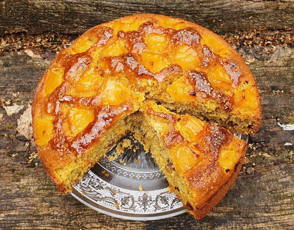 Gluten-free carrot and pineapple cake