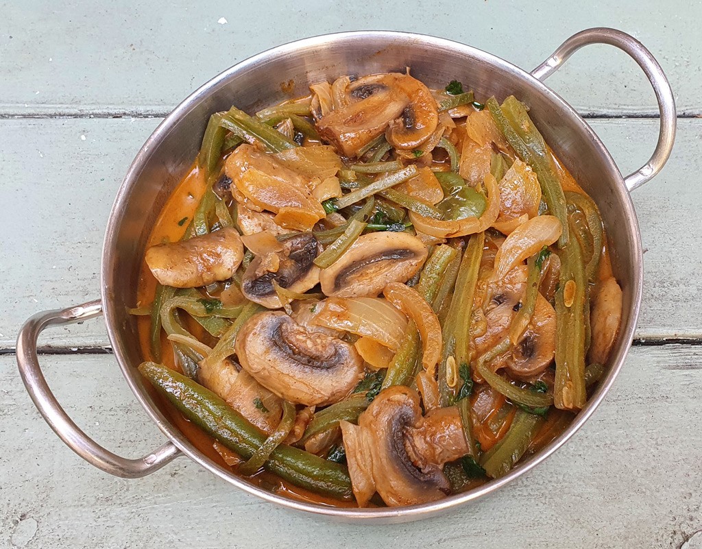 Mushroom and runner bean curry