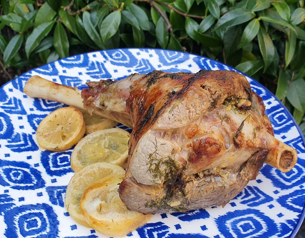 Roast leg of lamb with lemon and dill