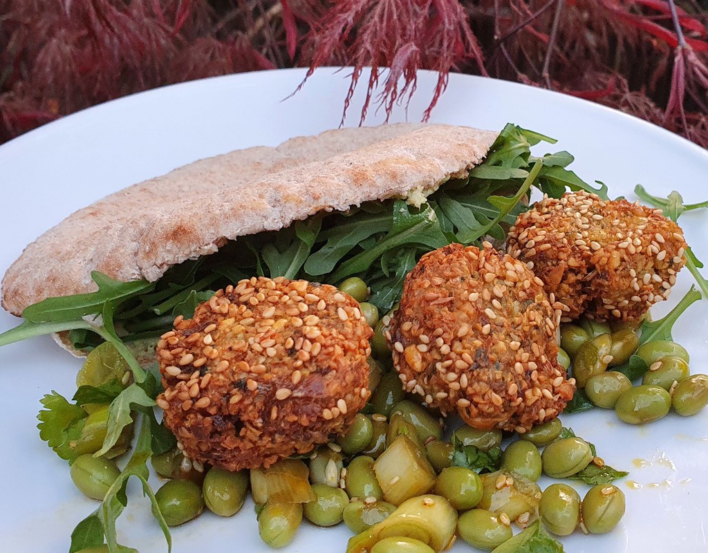 Crispy sesame falafel