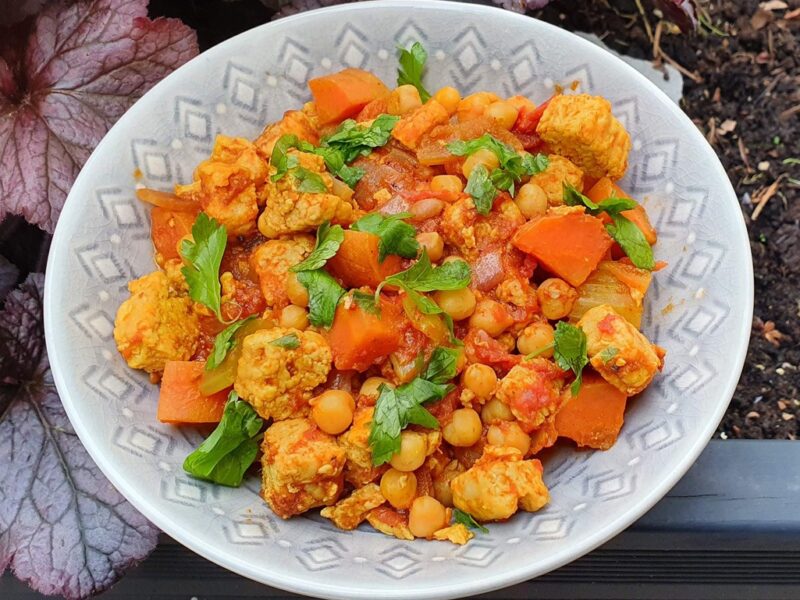 Quorn and chickpea curry