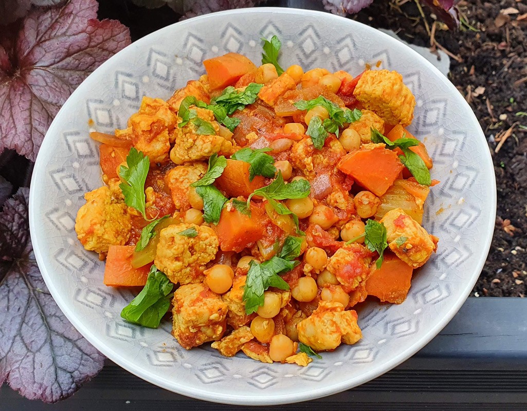 Quorn and chickpea curry