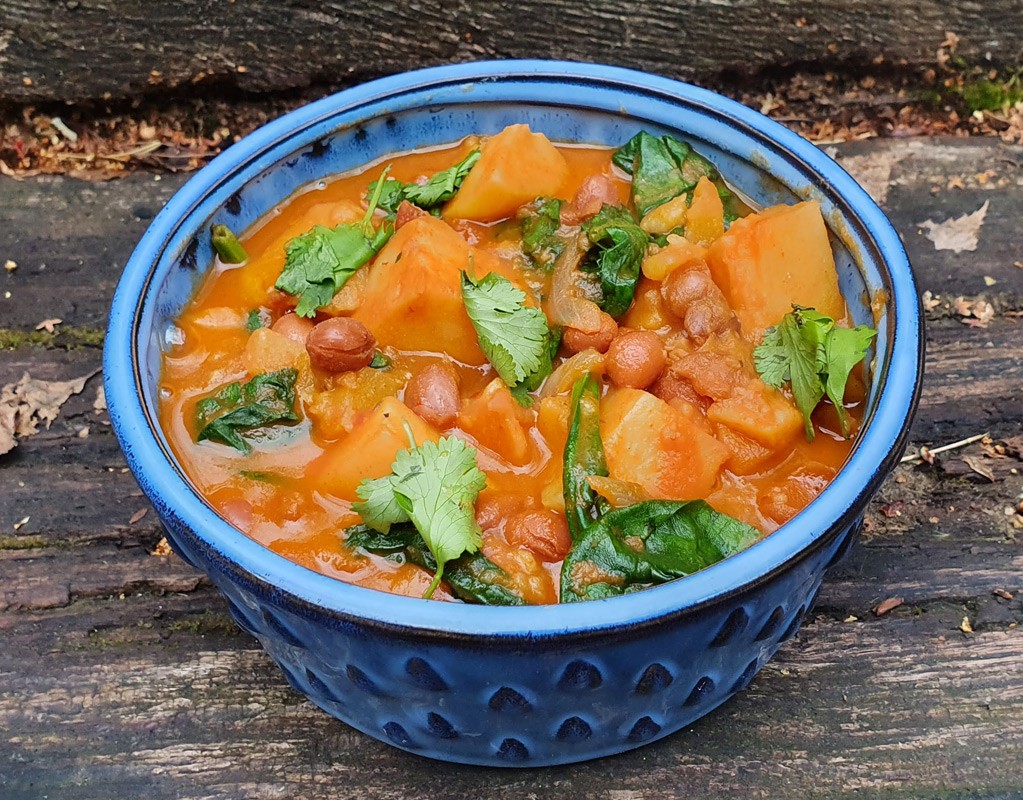 Spiced potato, bean and spinach stew