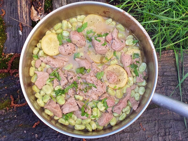 Veal stew with broad beans