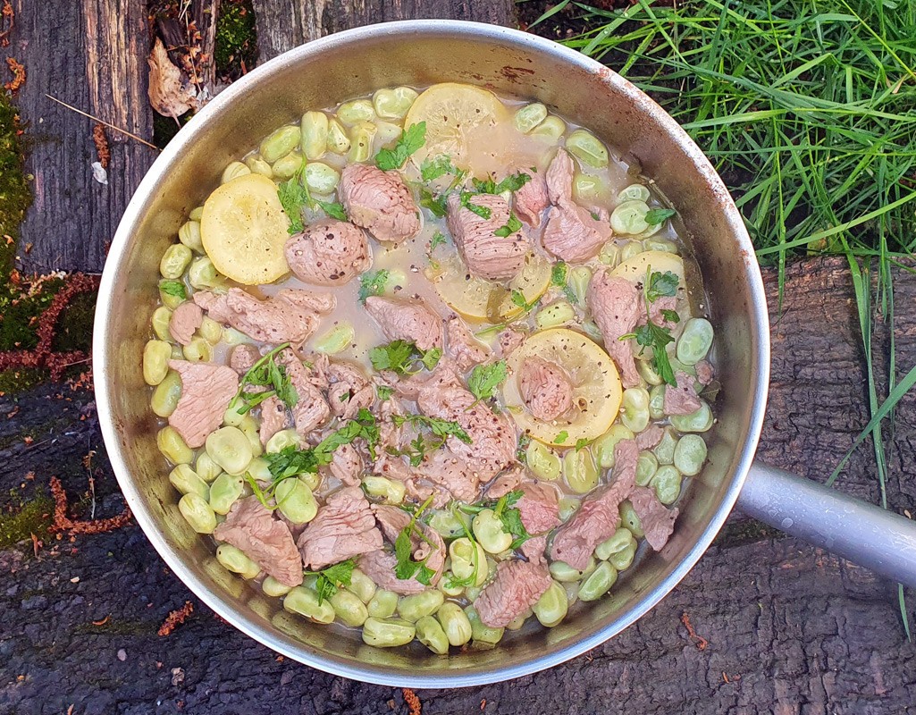 Veal stew with broad beans