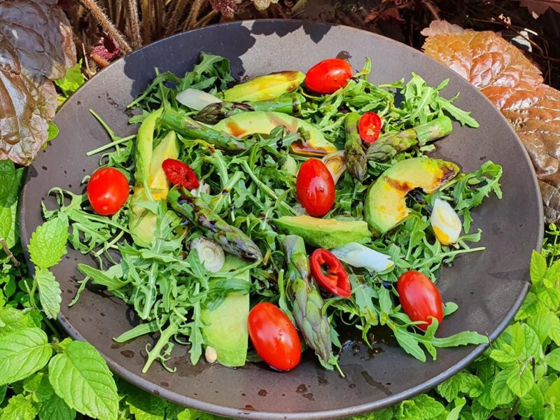 Asparagus, avocado and rocket salad