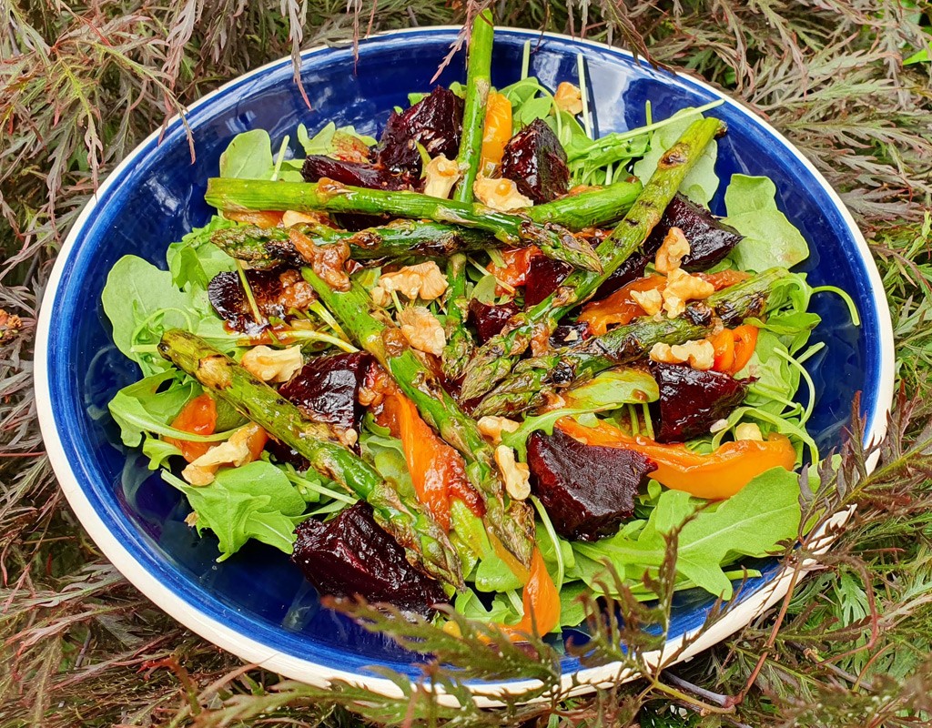 Grilled beetroot pepper and asparagus salad