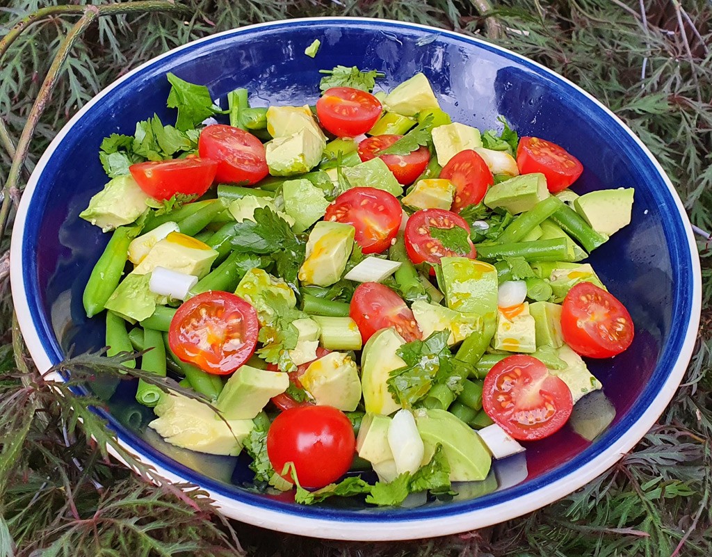 Avocado, green beans and tomato salad