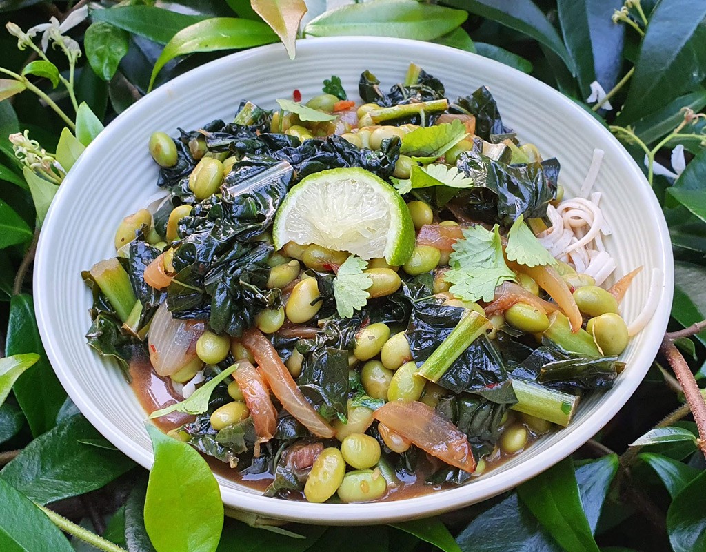 Edamame and kale stew