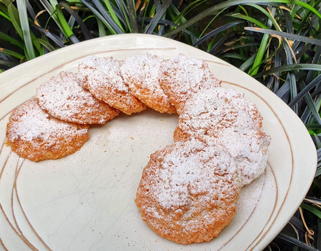 Cinnamon almond cookies