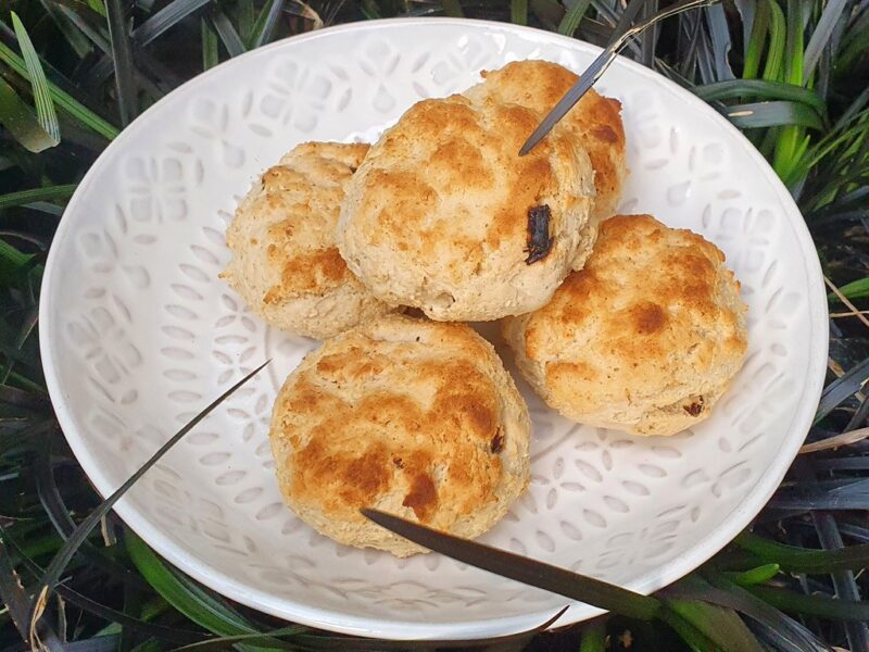 Gluten-free oat scones with raisins