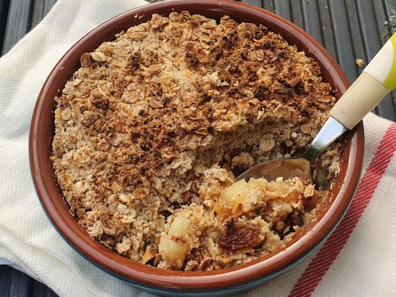 Vegan and gluten-free apple crumble