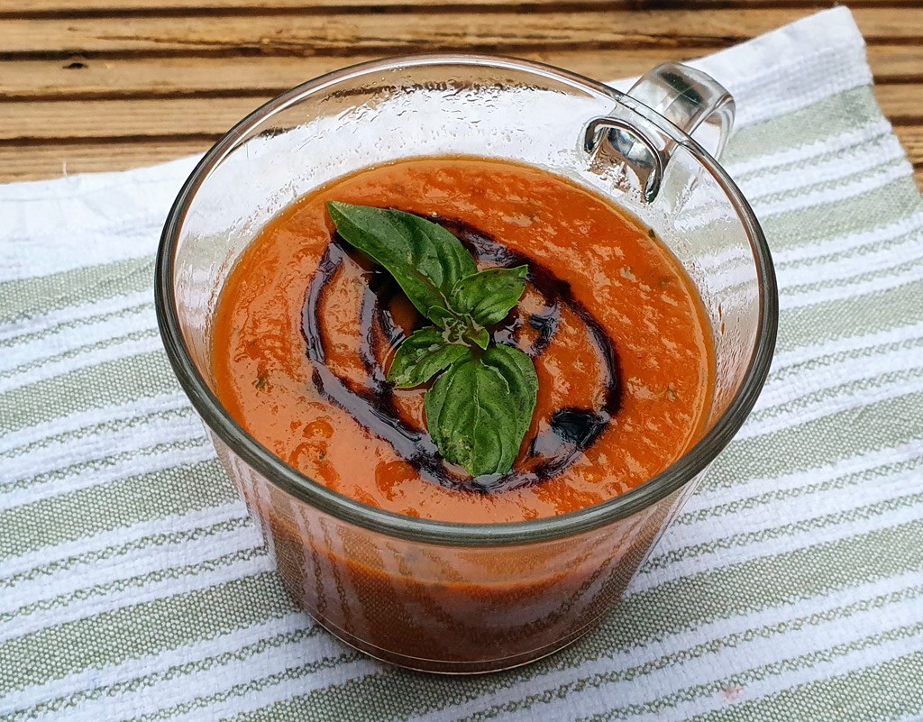 Balsamic roasted tomato soup