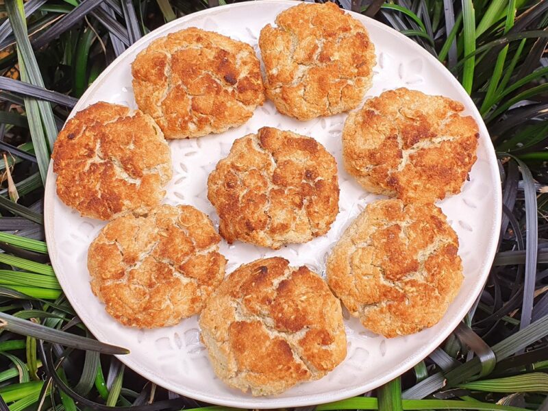 Coconut and lime oat cookies