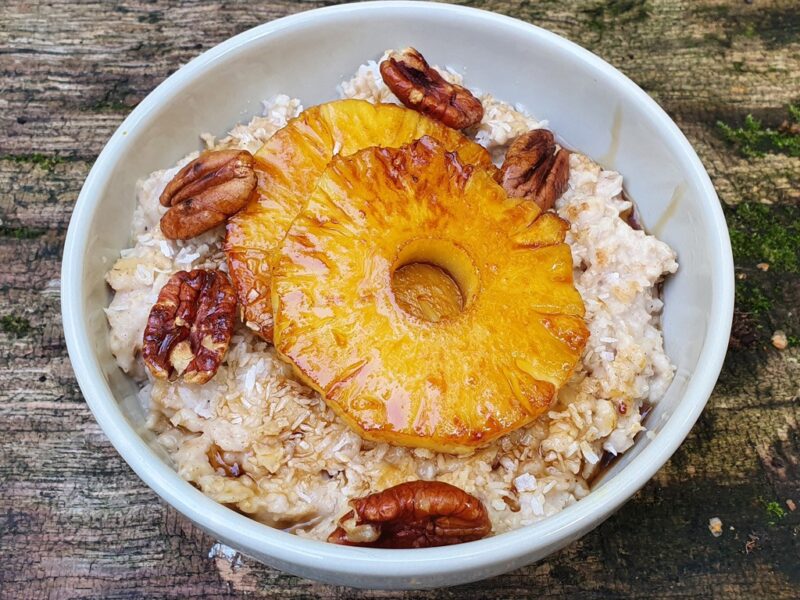 Coconut porridge with caramelised pineapple