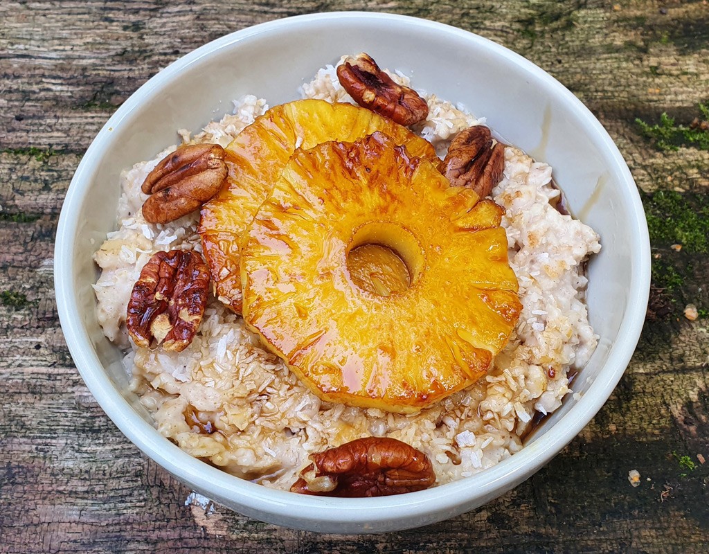 Coconut porridge with caramelised pineapple