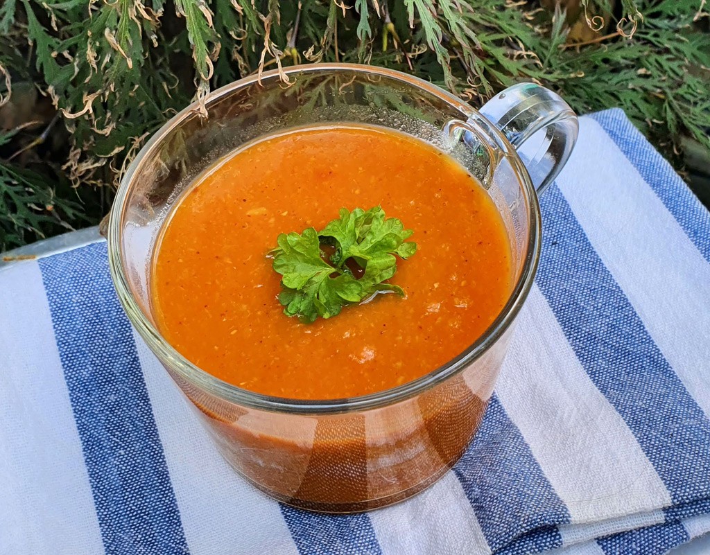 Curried sweet potato, lentil and broccoli soup