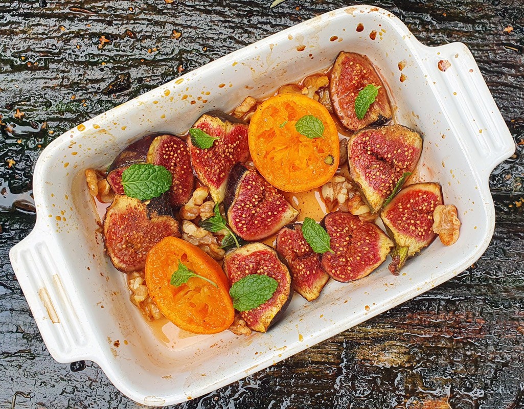 Mandarin baked spiced figs