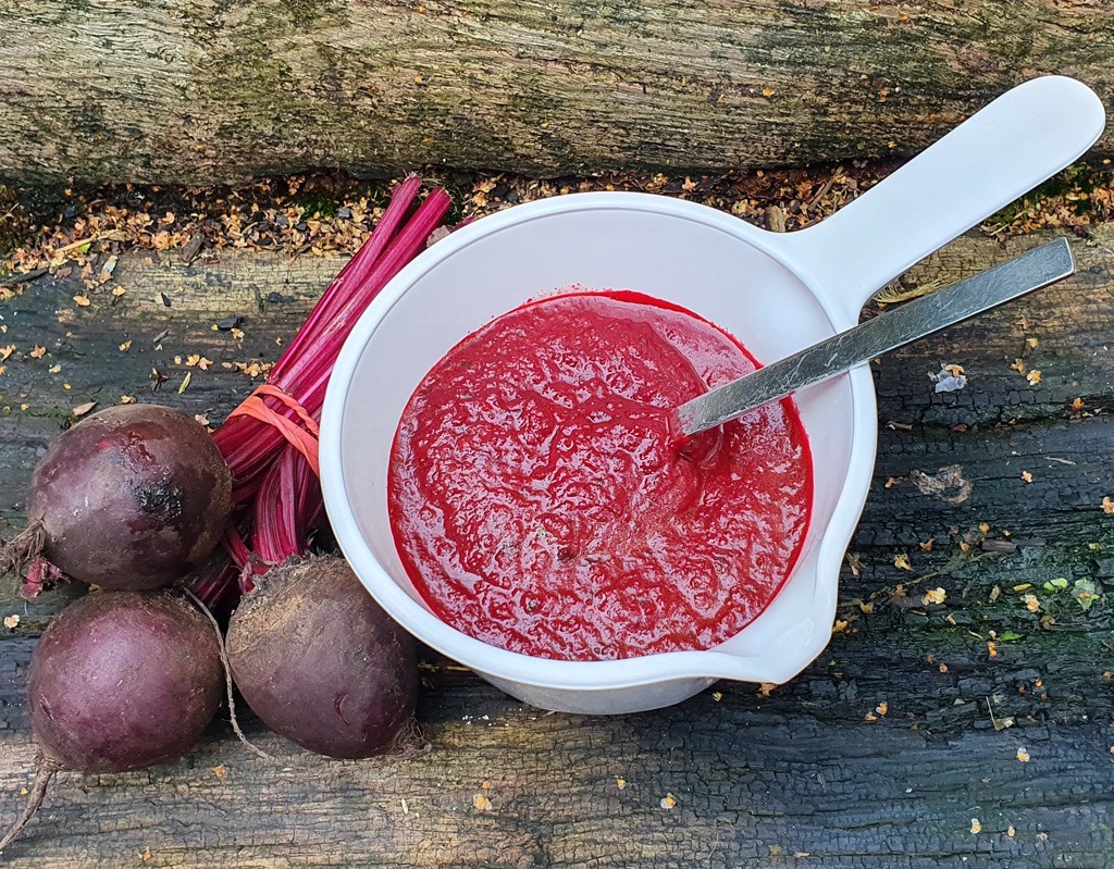 Roasted beetroot and red pepper sauce